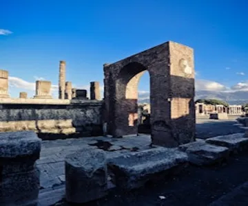 Pompeii: Guided Tour + Lunch + Day Trip From Rome